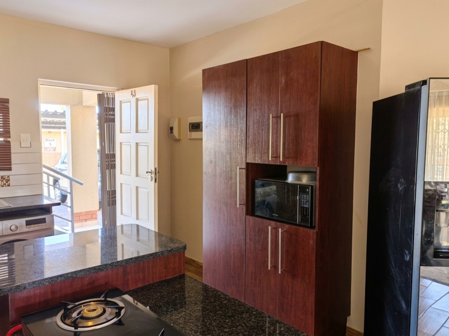 To Let 3 Bedroom Property for Rent in Waterval East North West
